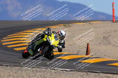 media/Oct-09-2022-SoCal Trackdays (Sun) [[95640aeeb6]]/Turn 12 (140pm)/